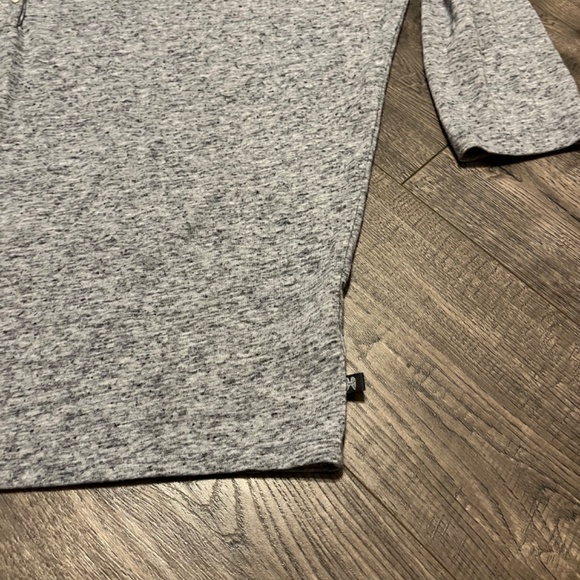 Victoria secret shirt size medium - Picture 2 of 6